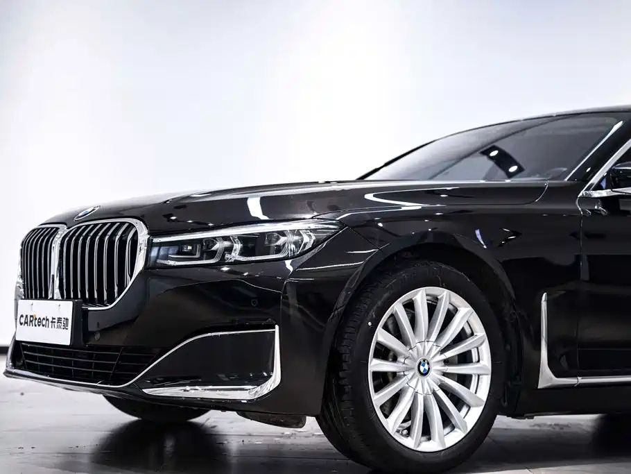 BMW 7 Series — миниатюра 3