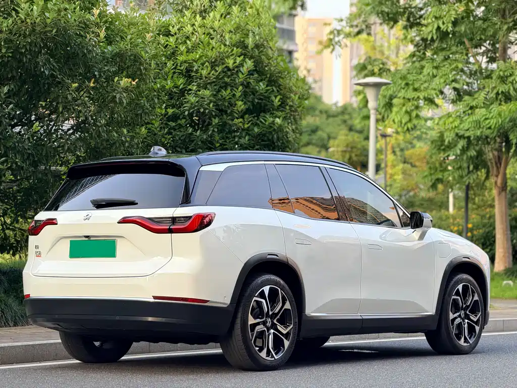 NIO ES8 2020 415KM мест