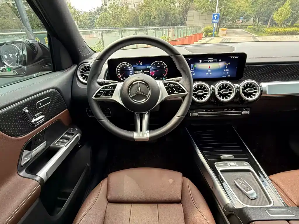 Mercedes-Benz GLB — миниатюра 34