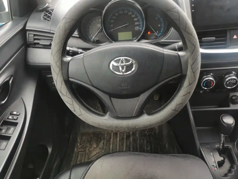 Toyota Yaris L — миниатюра 15