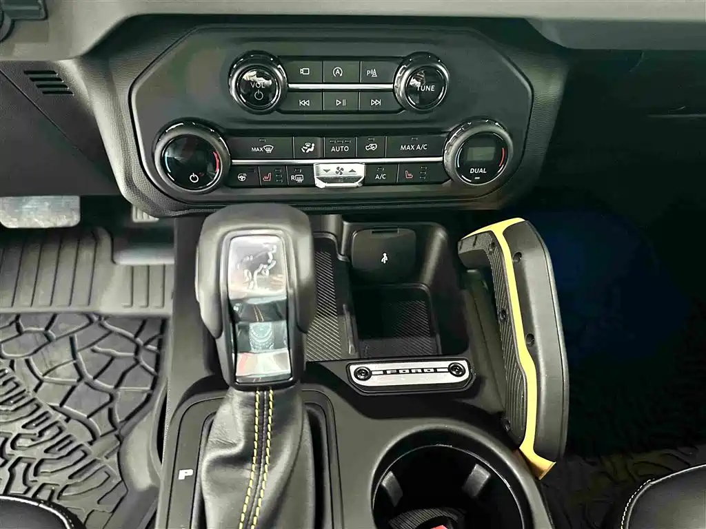 Ford Bronco — миниатюра 11
