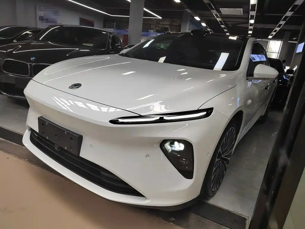 NIO ET7