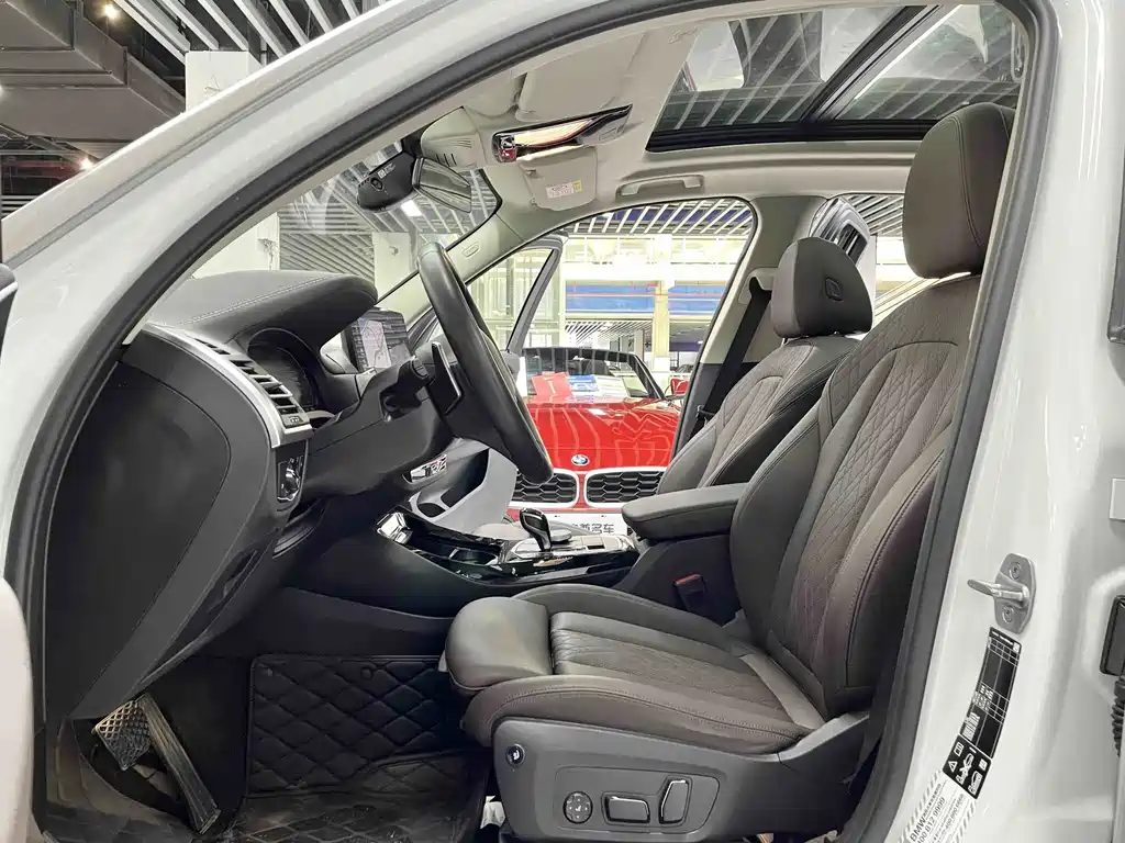 BMW X3 — миниатюра 7