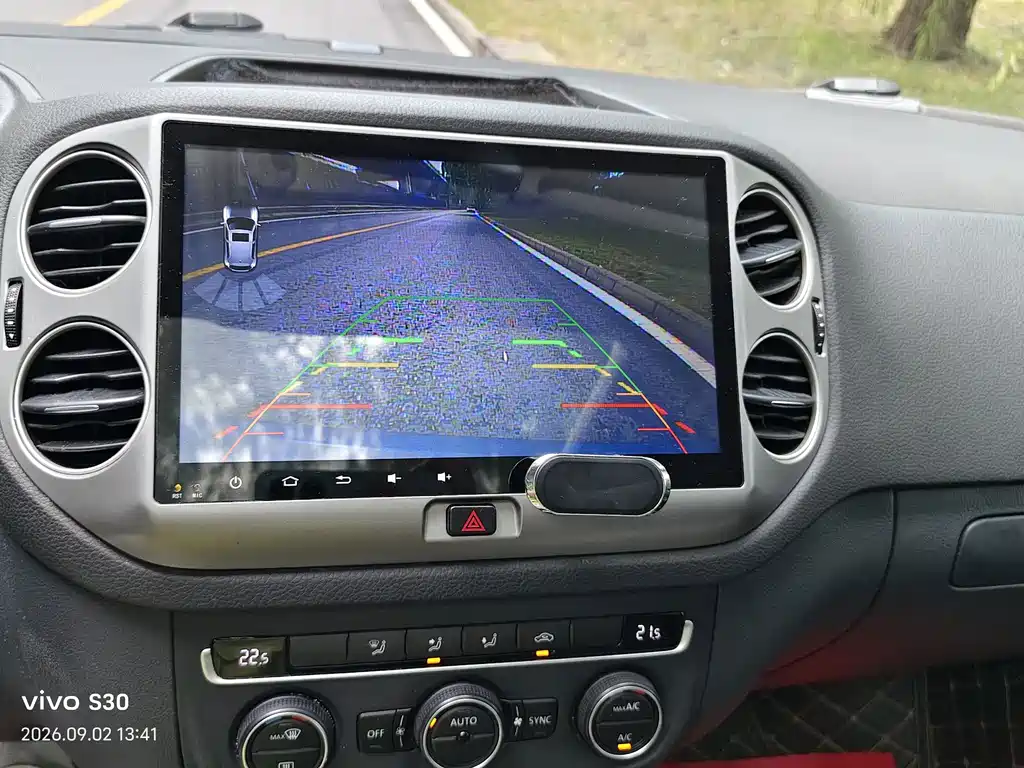 Volkswagen Tiguan — миниатюра 15