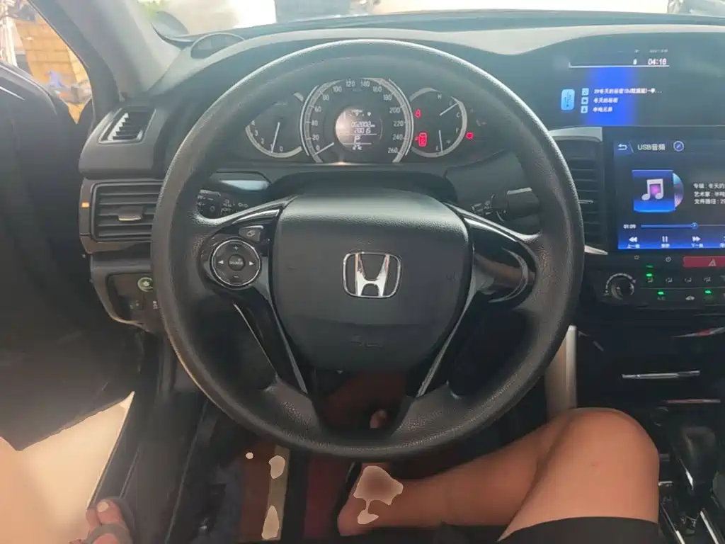 Honda Accord — миниатюра 11