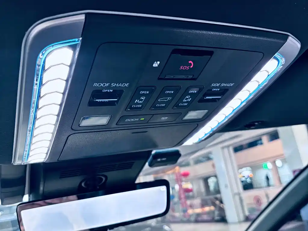 Toyota Alphard — миниатюра 11