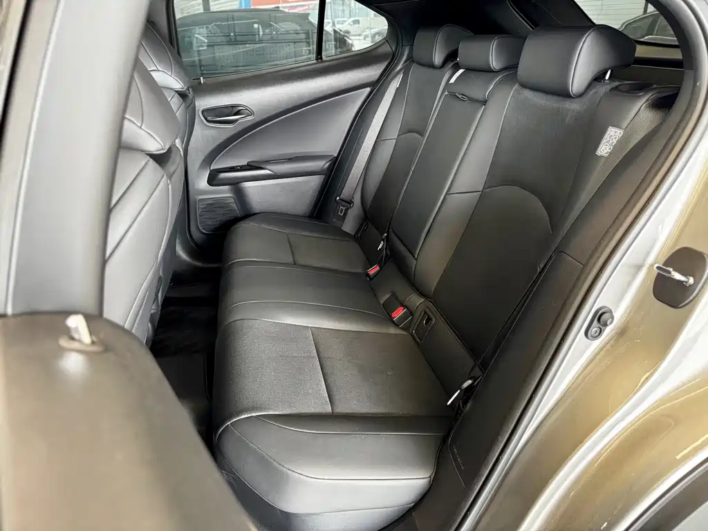 Lexus UX — миниатюра 6