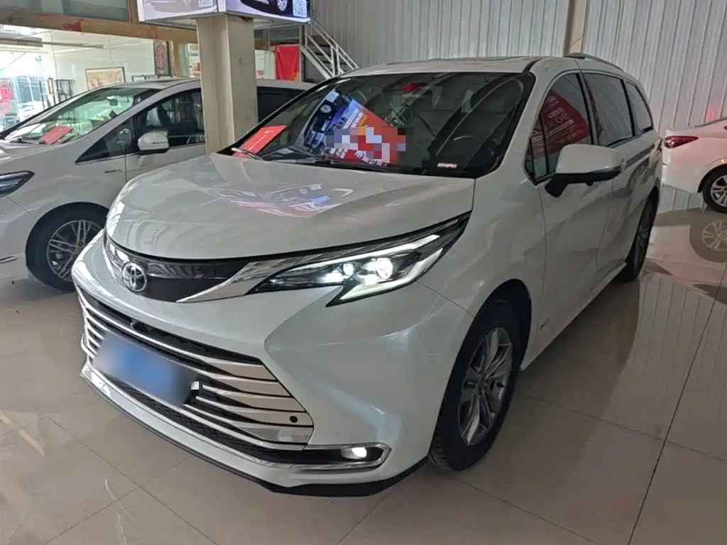 Toyota Sienna 2024