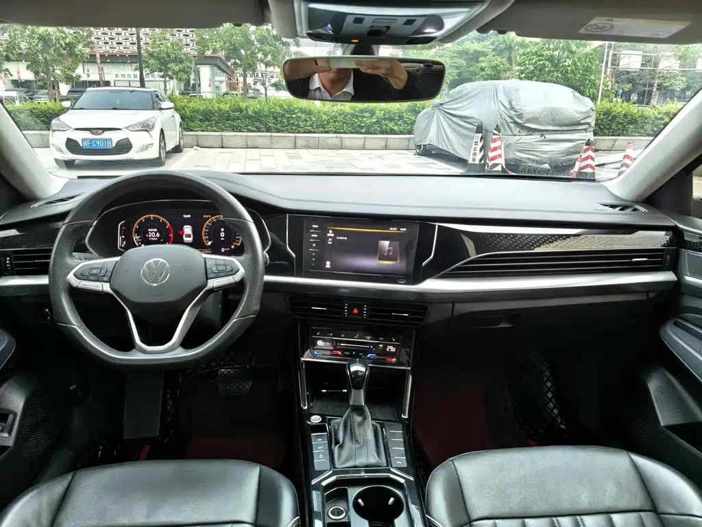 Volkswagen Passat 2022 330TSI Elite