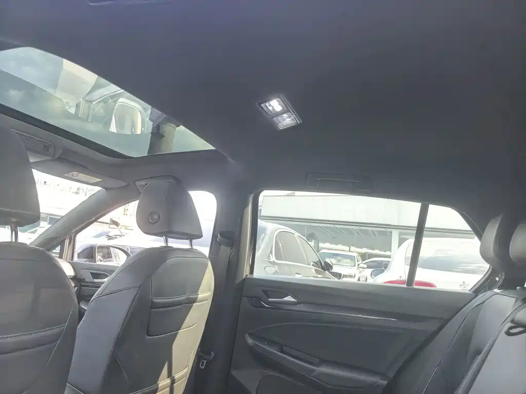 Volkswagen Golf — миниатюра 14