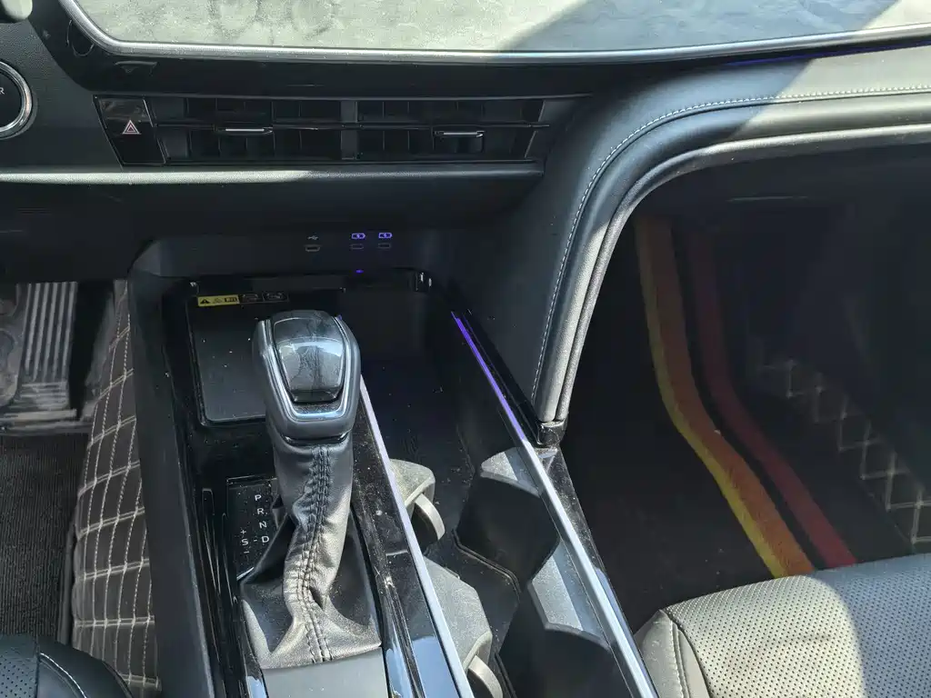 Toyota Camry — миниатюра 10
