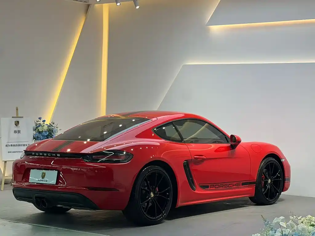 Porsche 718 2018 Cayman 2.0T