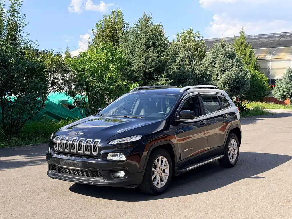 Jeep Cherokee — миниатюра 3