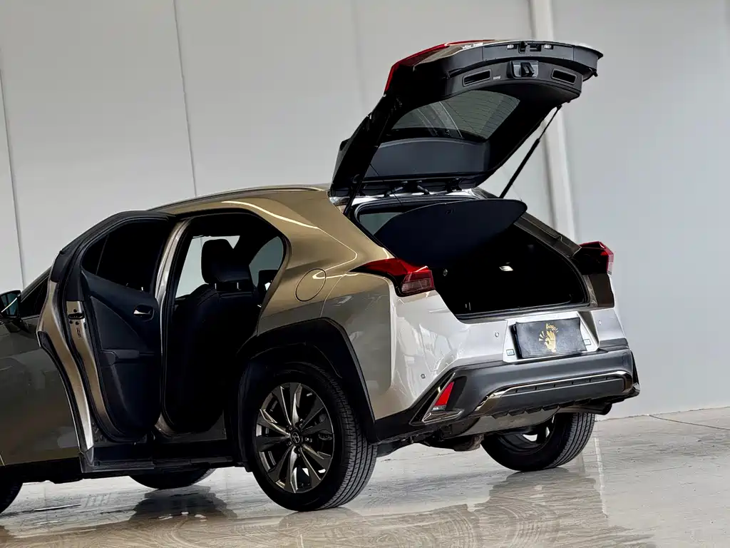 Lexus UX — миниатюра 9