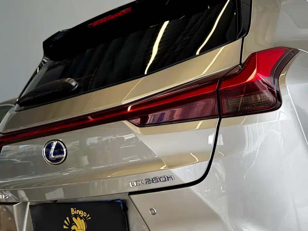 Lexus UX — миниатюра 19