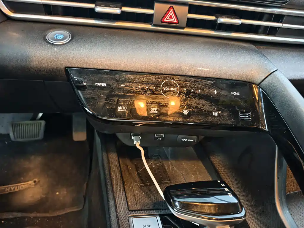 Hyundai Elantra — миниатюра 10