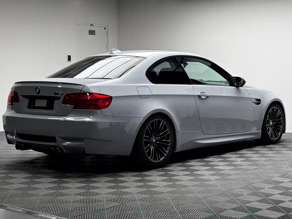 BMW M3 2010 M3 25