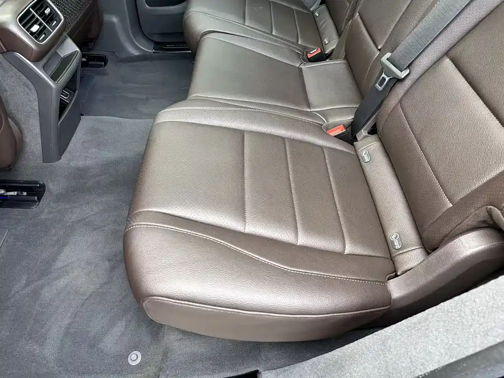 Mercedes-Benz GLE (Import) — миниатюра 18