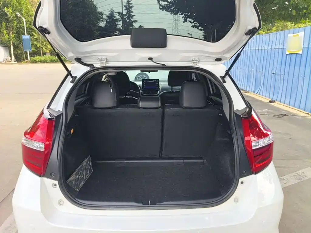 Toyota Yaris L — миниатюра 19