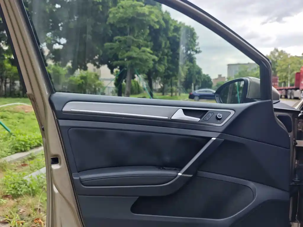 Volkswagen Golf — миниатюра 13