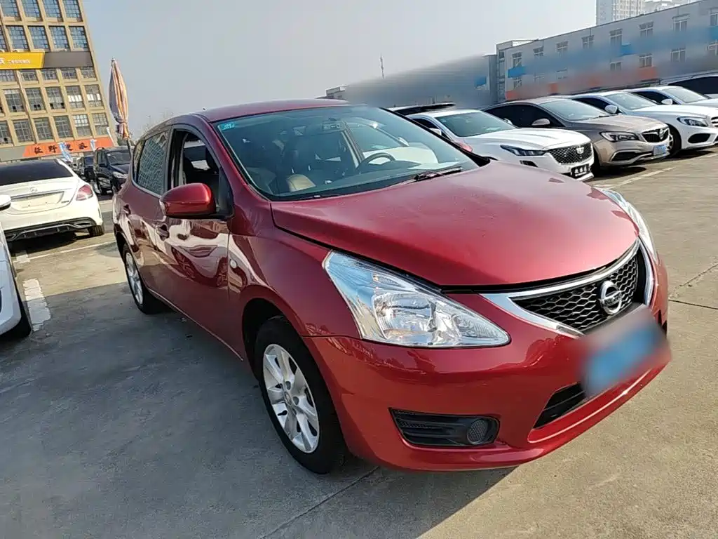 Nissan Tiida — миниатюра 4