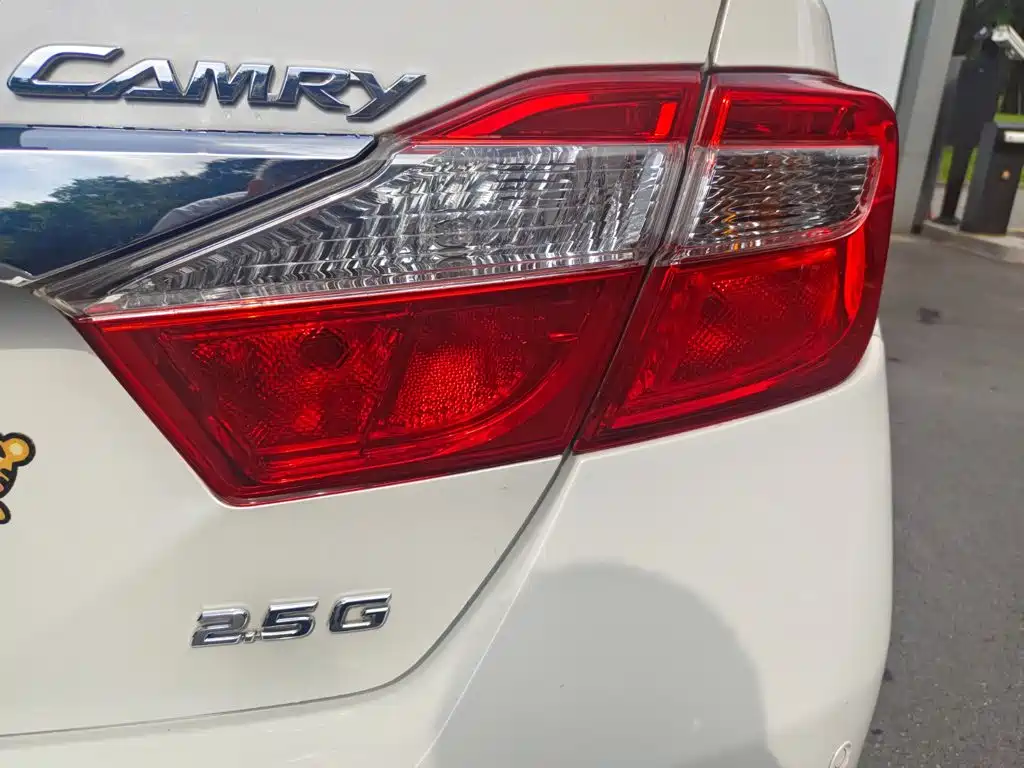 Toyota Camry — миниатюра 17