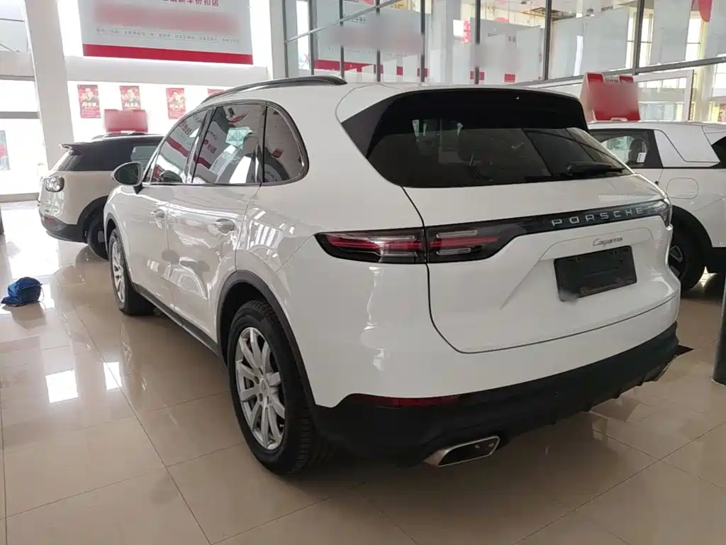 Porsche Cayenne — миниатюра 5