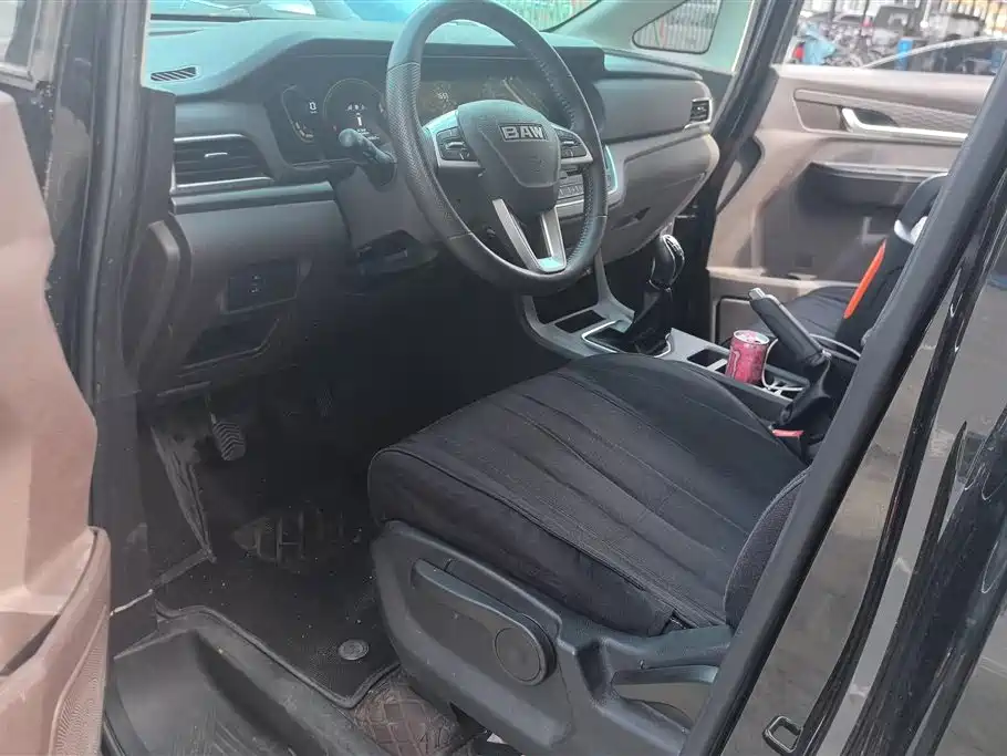 BAIC M7 2023 2.0L 7 мест