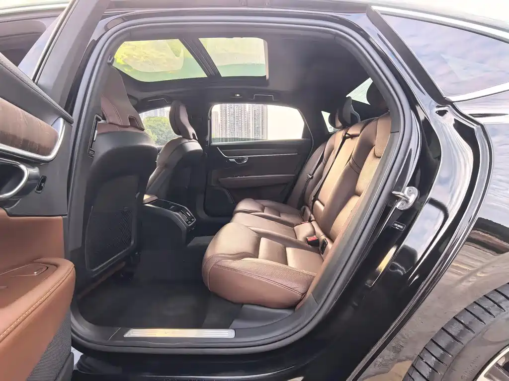 Volvo S90 — миниатюра 12