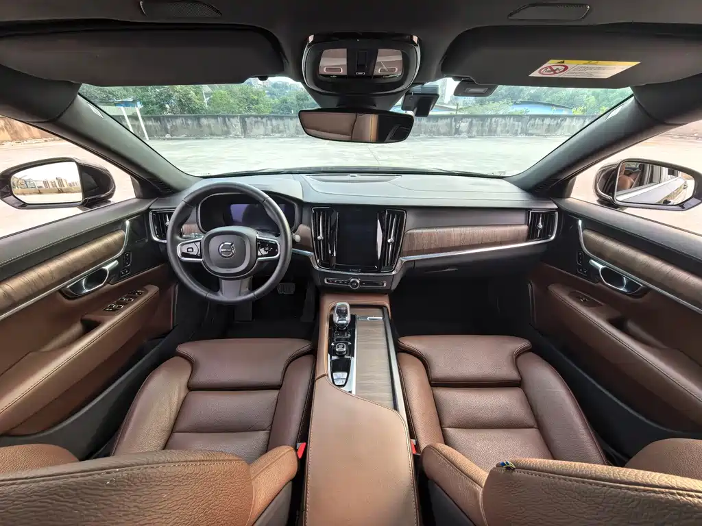 Volvo S90 — миниатюра 6