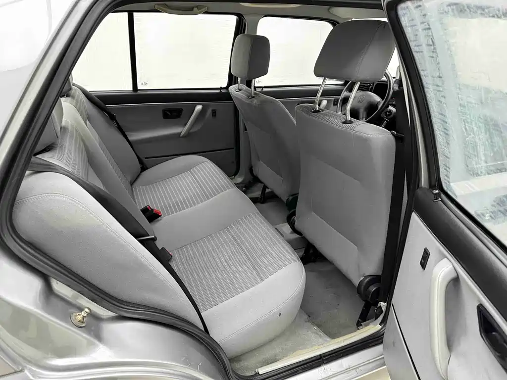 Volkswagen Jetta — миниатюра 14