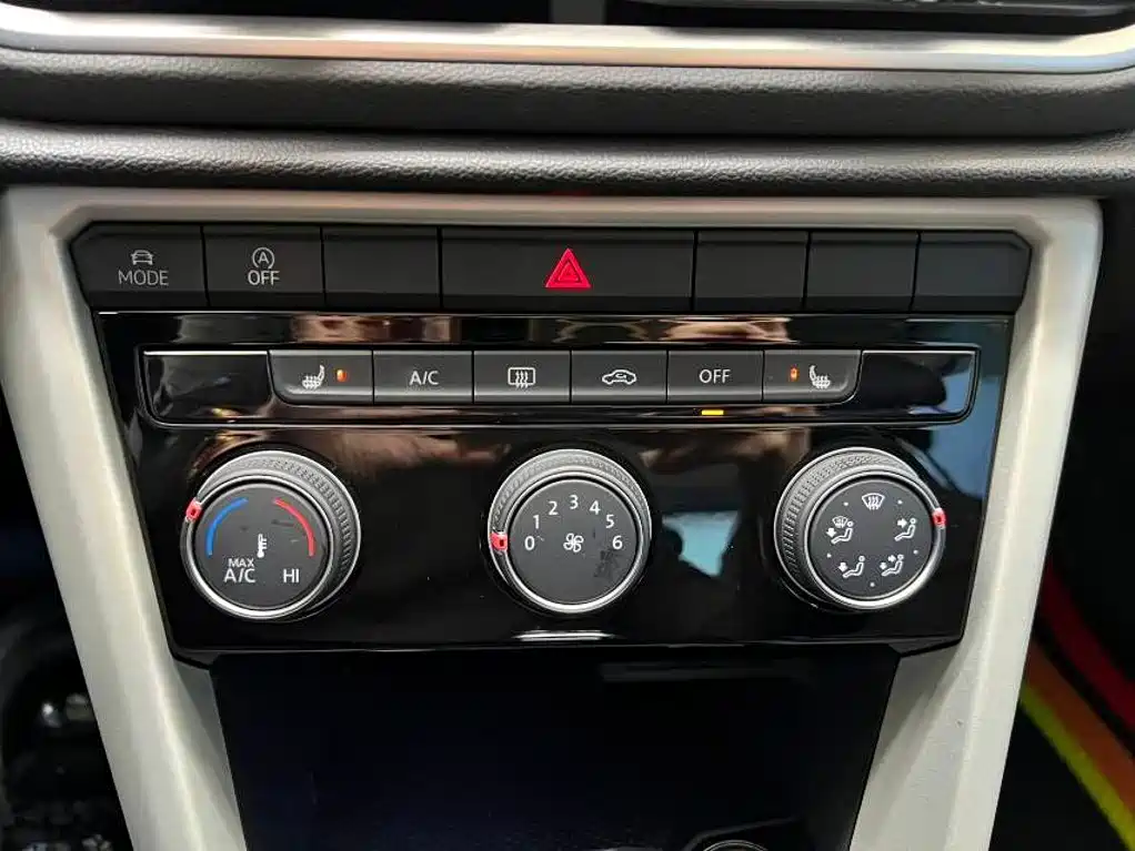 Volkswagen T-Roc — миниатюра 13