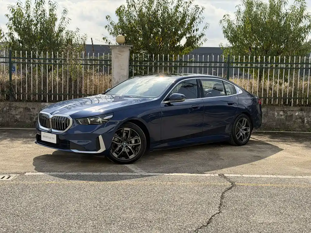 BMW I5