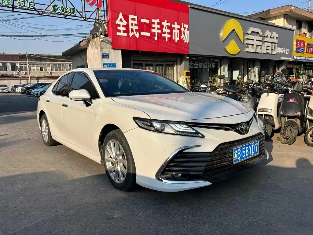 TOYOTA CAMRY