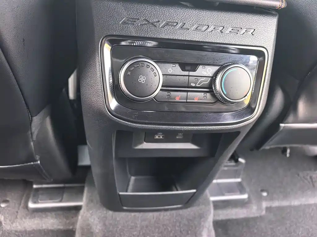 Ford Explorer — миниатюра 9