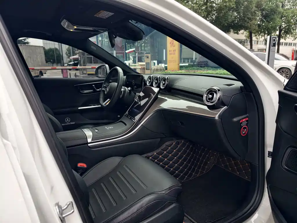 Mercedes-Benz C-Class — миниатюра 14