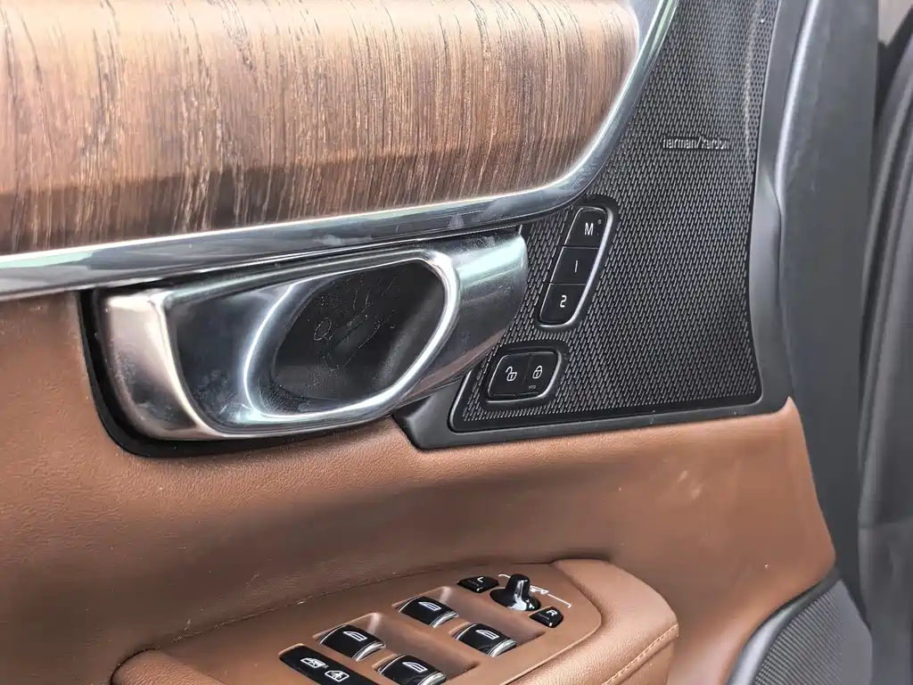 Volvo S90 — миниатюра 21