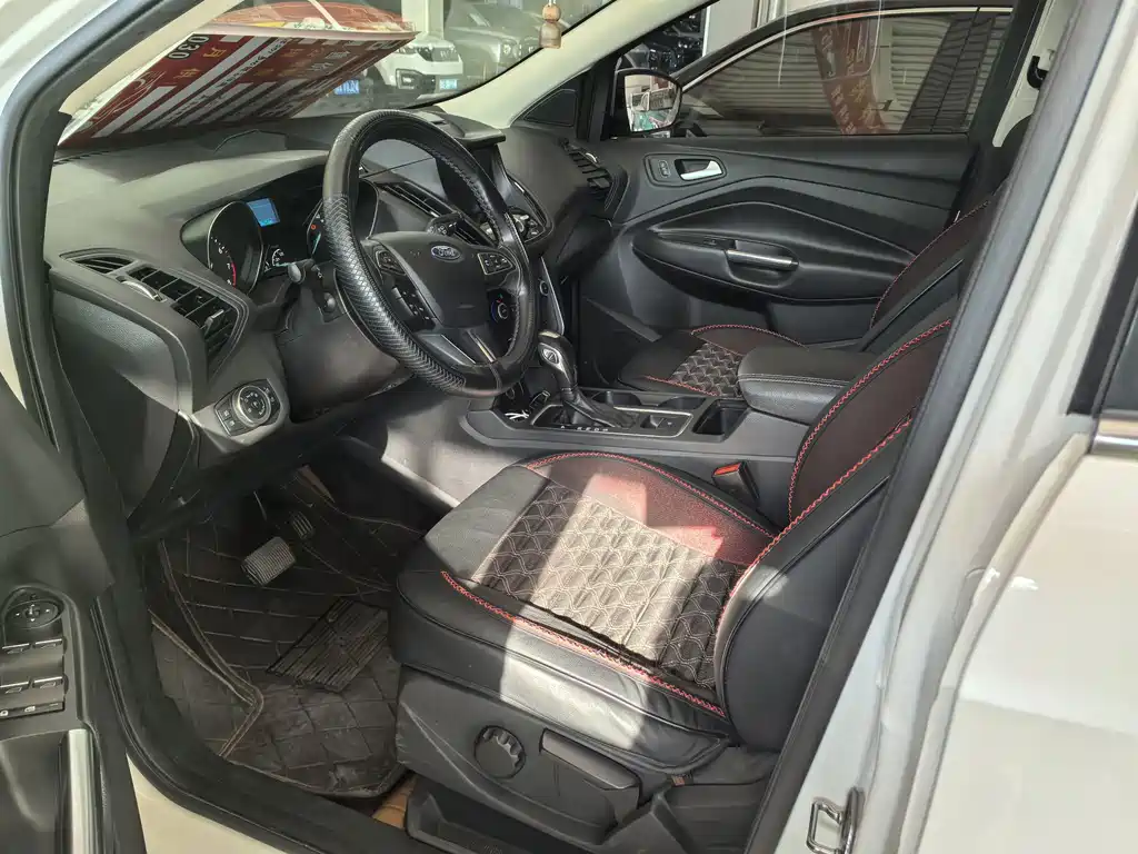 Ford Kuga — миниатюра 7