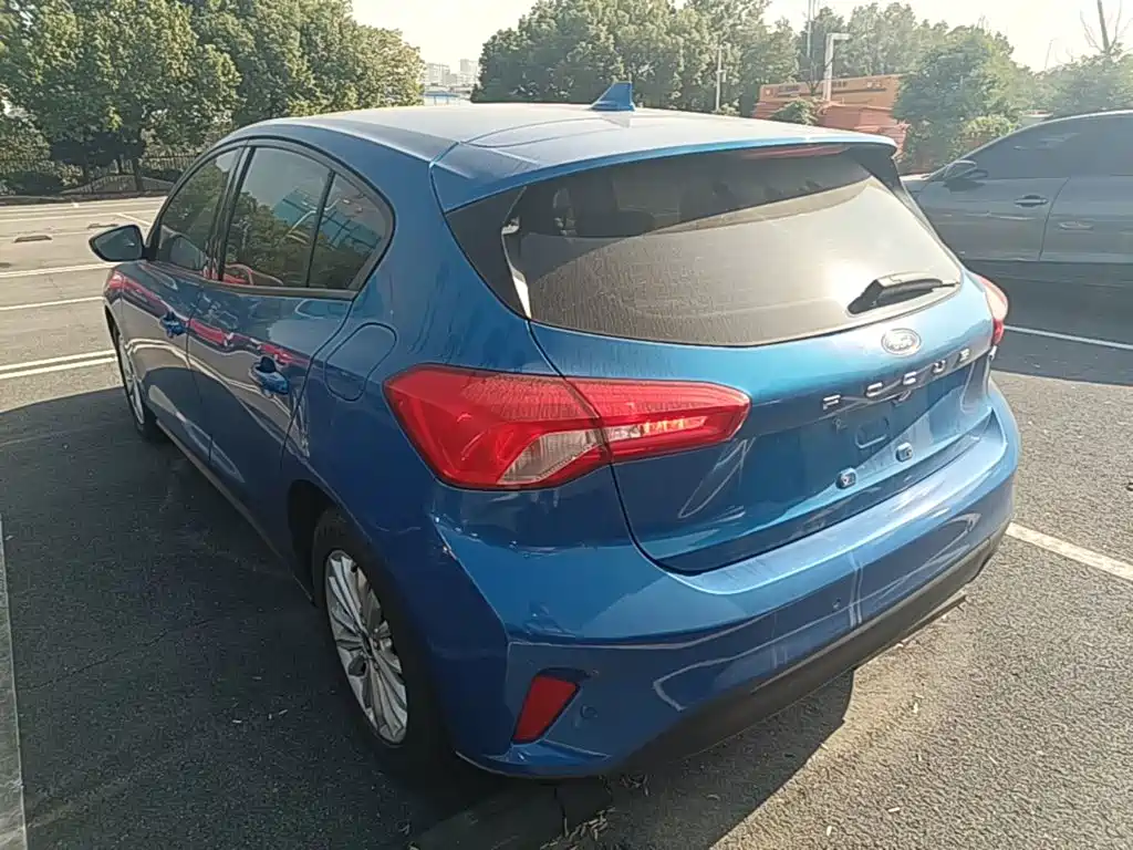 Ford Focus — миниатюра 5