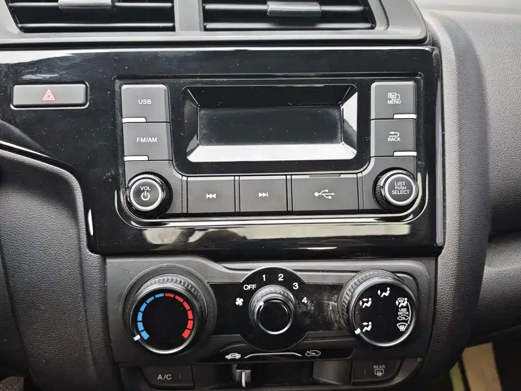 Honda Fit — миниатюра 12