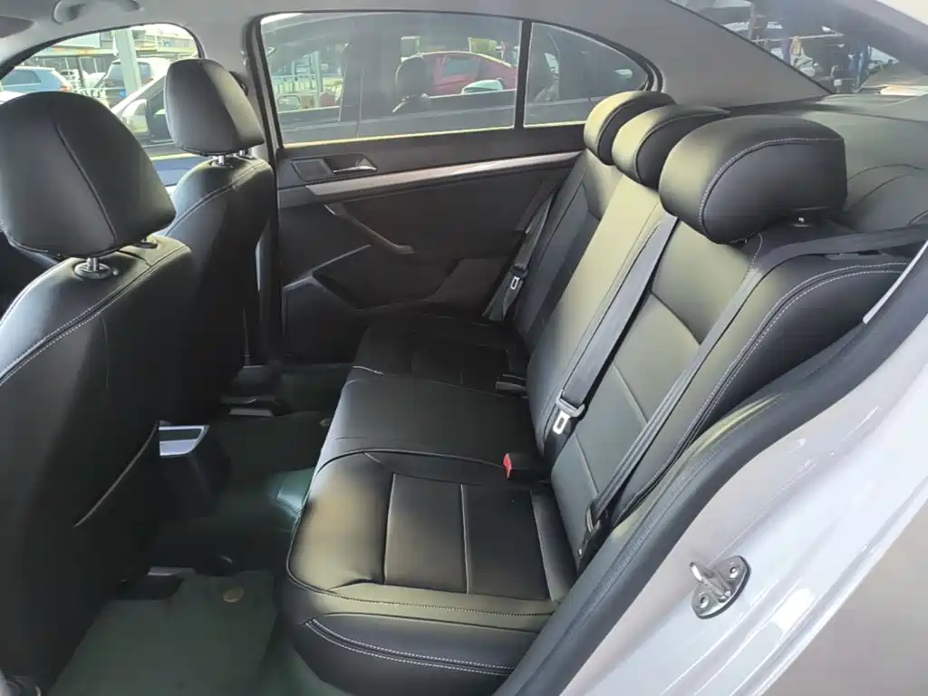 Volkswagen Lavida — миниатюра 17