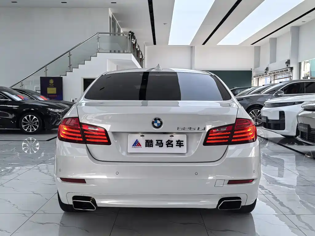 BMW 5 Series — миниатюра 14