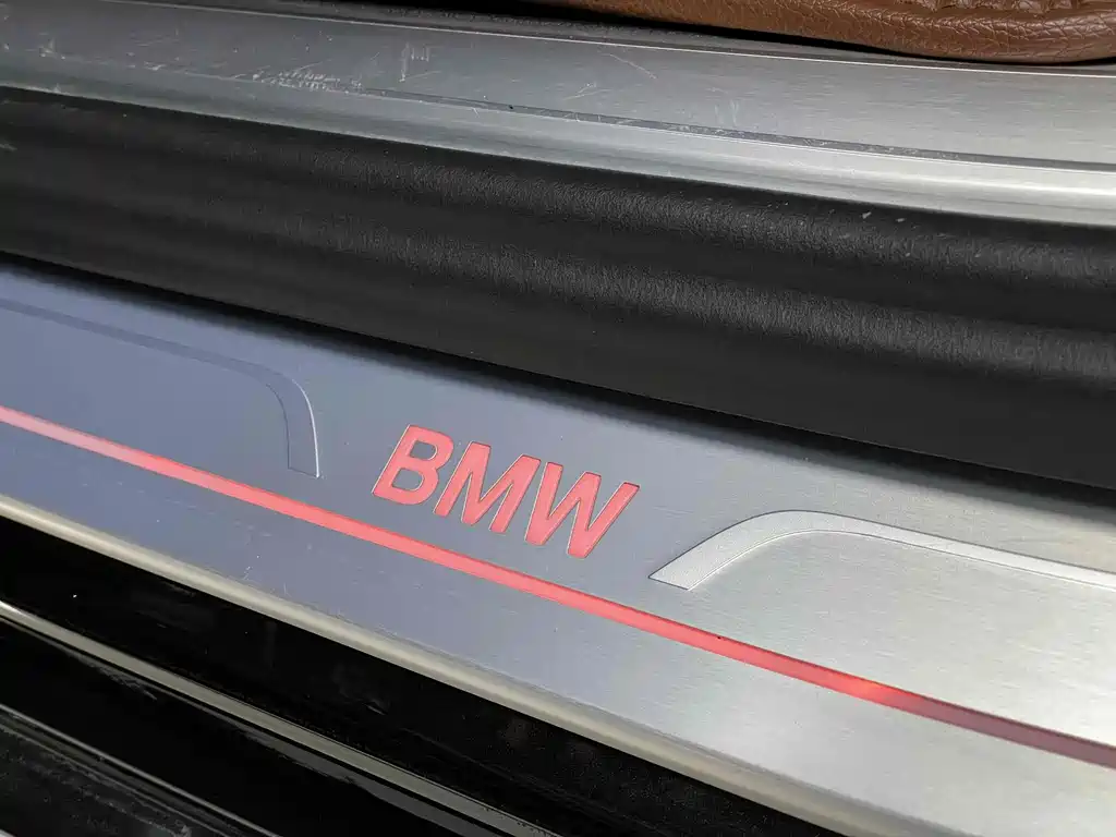 BMW 7 Series — миниатюра 26