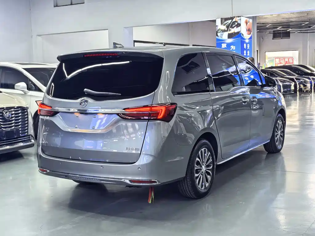 Buick GL8 2023 Luxury