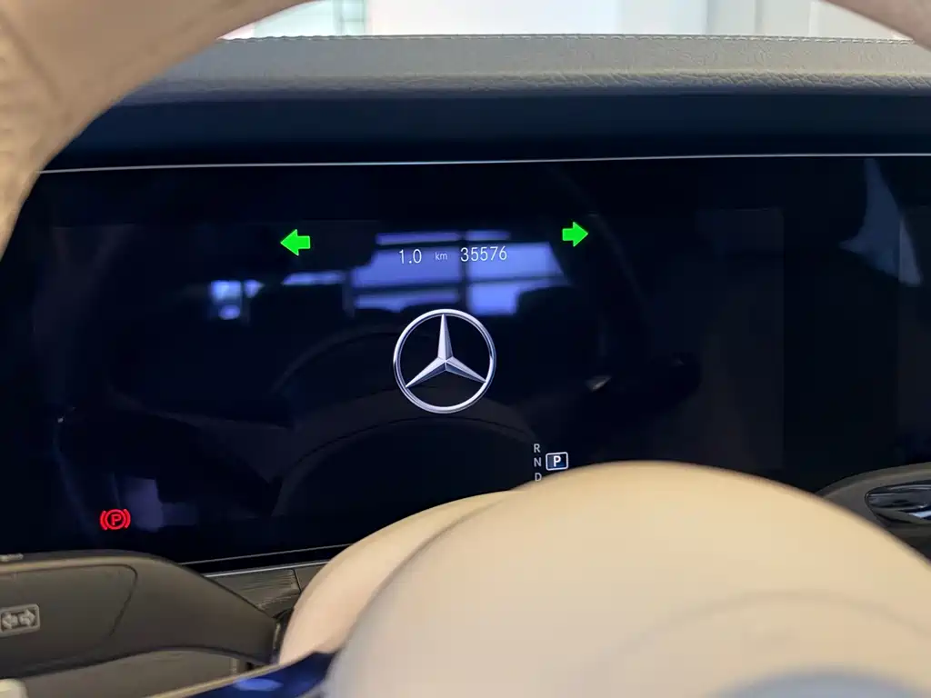 Mercedes-Benz E-Class — миниатюра 8
