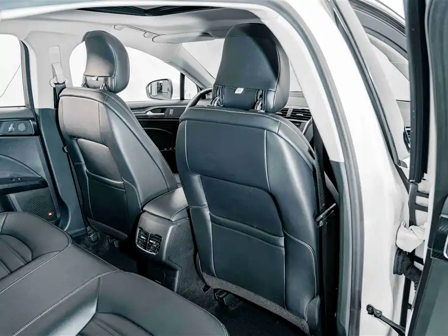 Ford Mondeo — миниатюра 19