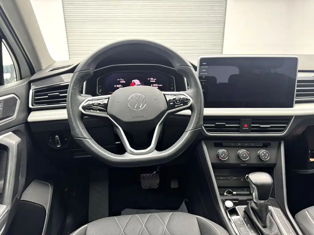 Volkswagen Tiguan L — миниатюра 13