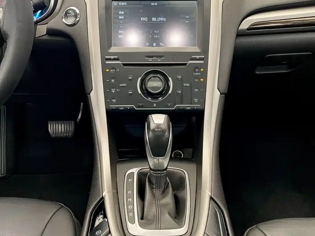 Ford Mondeo — миниатюра 9