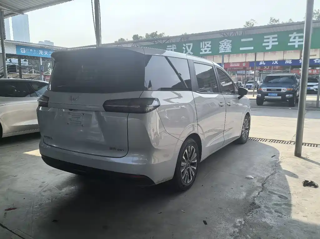 Wuling Xingguang 730 New Energy — миниатюра 6