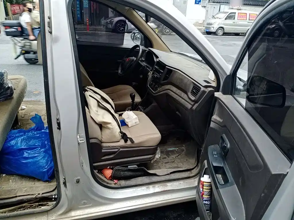 Wuling Hongguang V — миниатюра 20